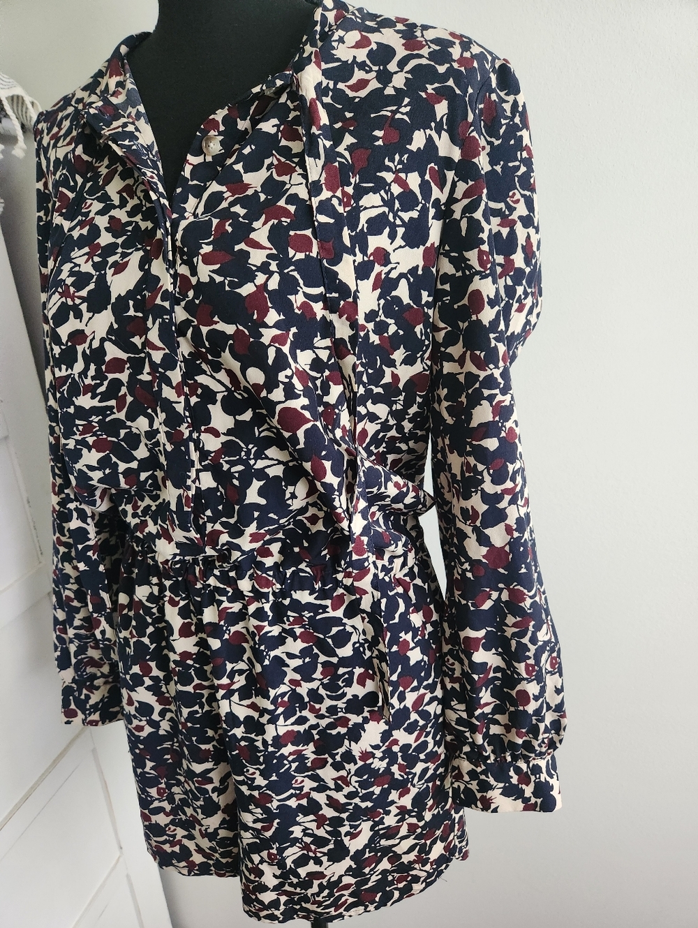 LOFT LONG SLEEVE TIE NECK ROMPER W/POCKETS - Picture 3 of 9